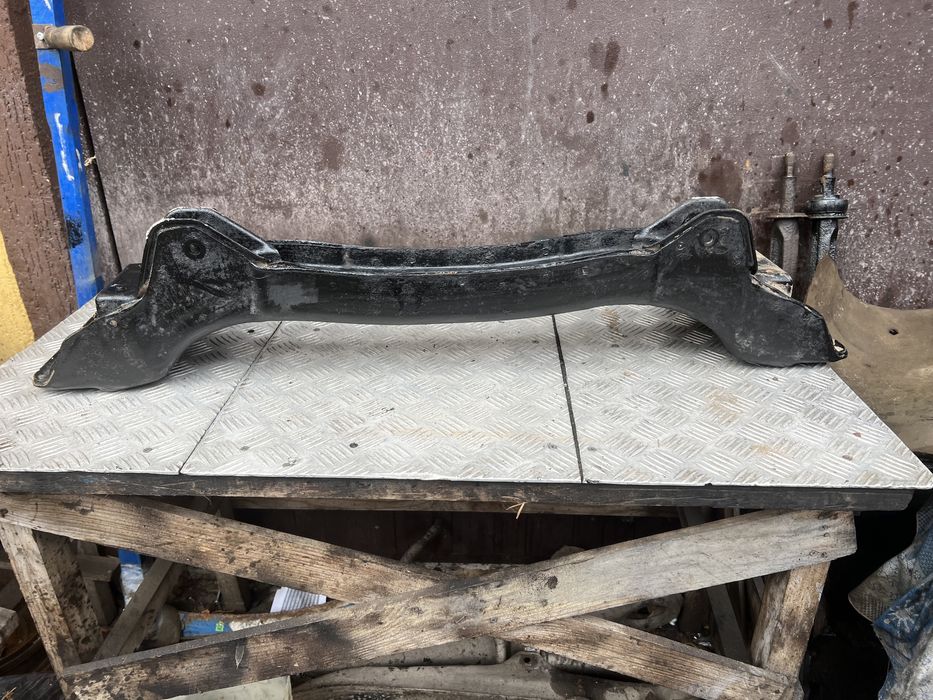 Балка подрамник форд аэростар ford aerostar 92 год