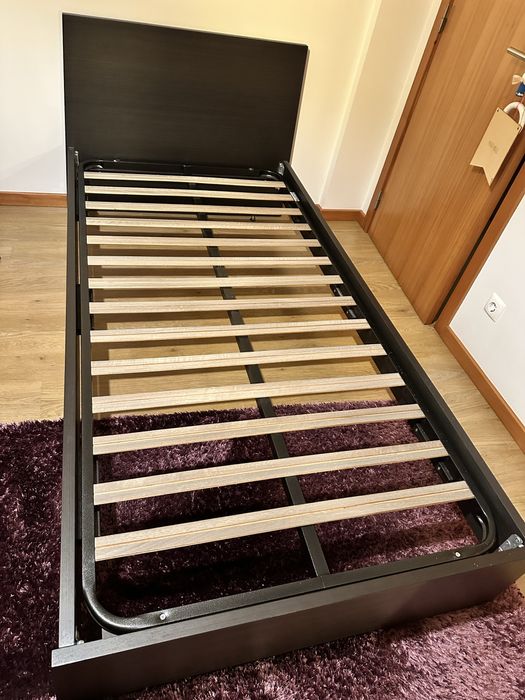 Selling two single beds and mattresses, either separately or as a set64752387626371122