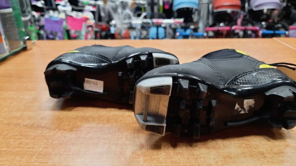 Buty do nart biegowych FISCHER ( rozmiar 28 )