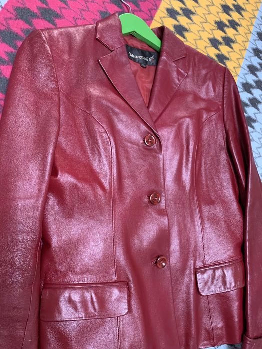 Жіночий піджак шкіряний червоний