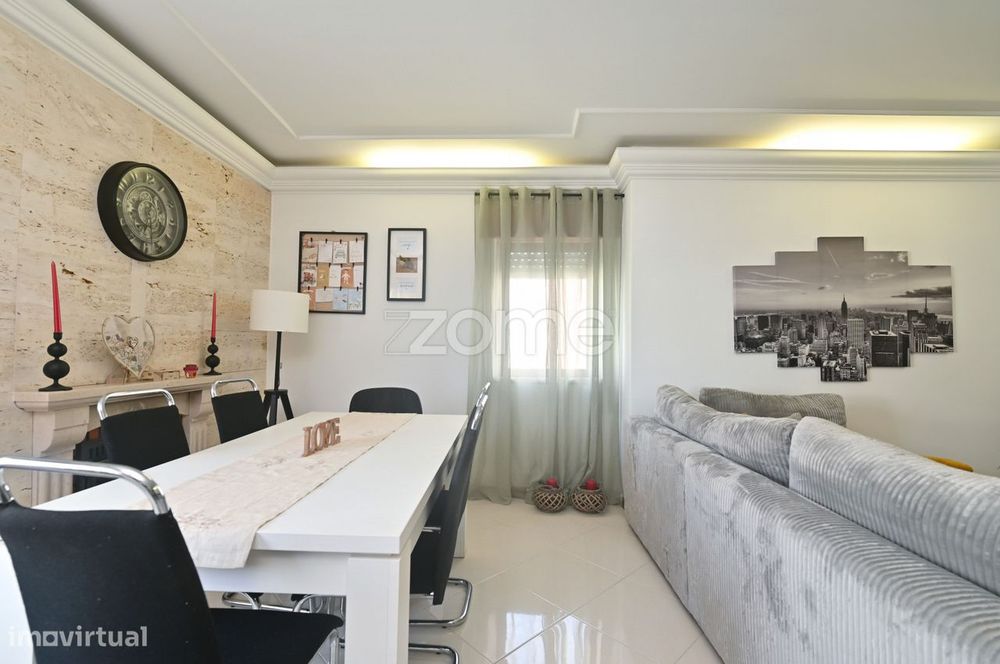 Apartamento T3 com parqueamento | Urbanização da Cavaleira, Algueir...