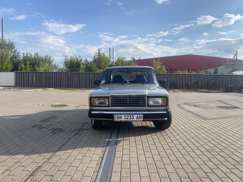Автомобіль ВАЗ 2107