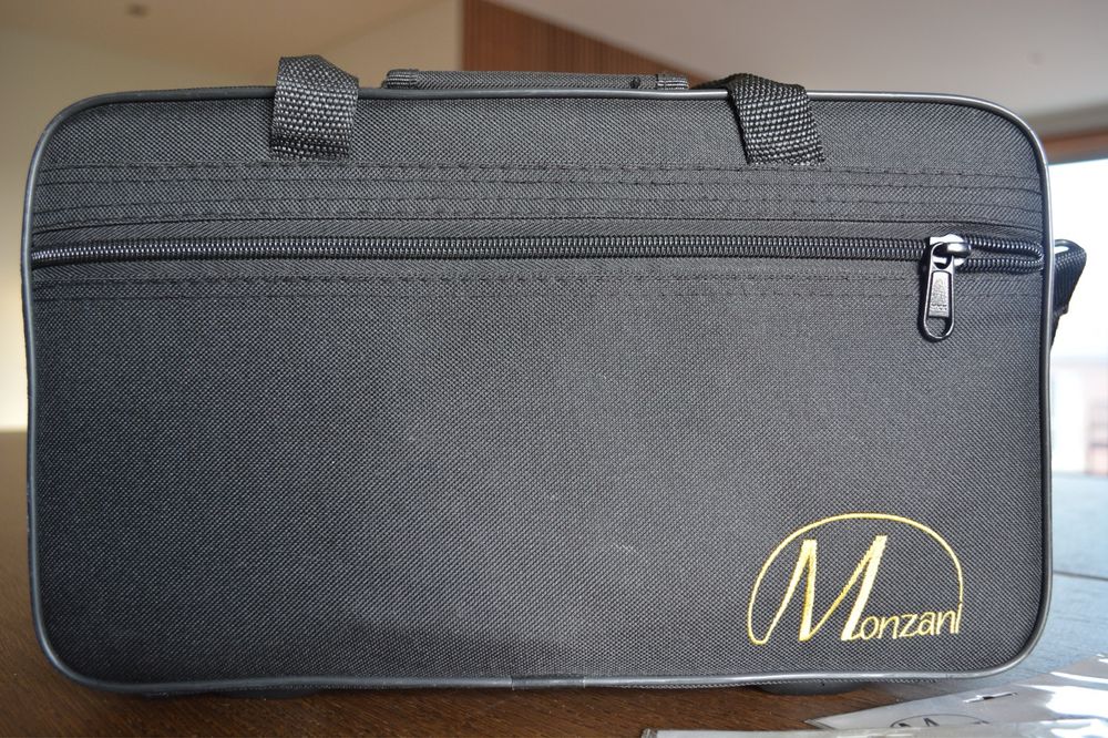 Clarinete Iniciação Monzani MZCL-133B (Sistema Boehm) + Extras – Excelente estado