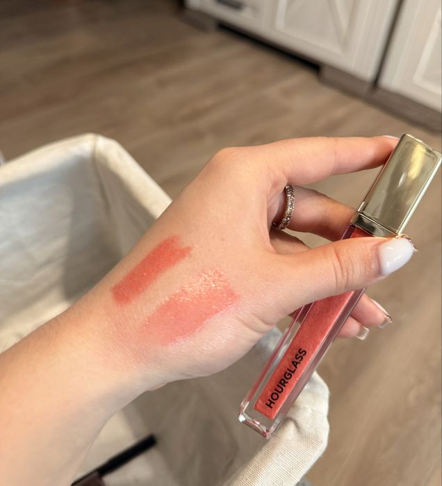 Блиск для губ HOURGLASS Solar з ефектом збільшення об'єму