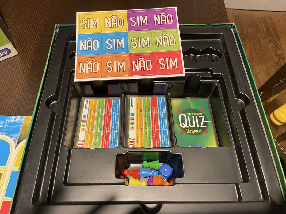 Conjunto 2 jogos de tabuleiro + 1 caixa de magia