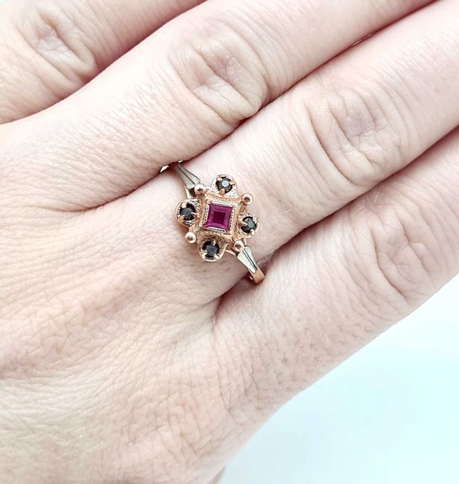 Złoty pierścionek vintage p. 583 r. 20,5