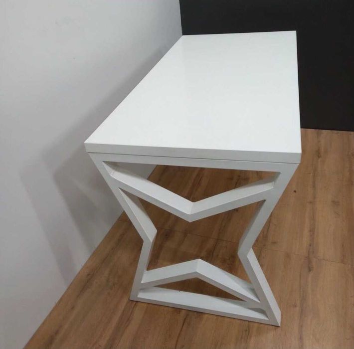 Столи. Столи на замовлення Київ. Столи офісні. Стіл кухоний. Лофт стіл