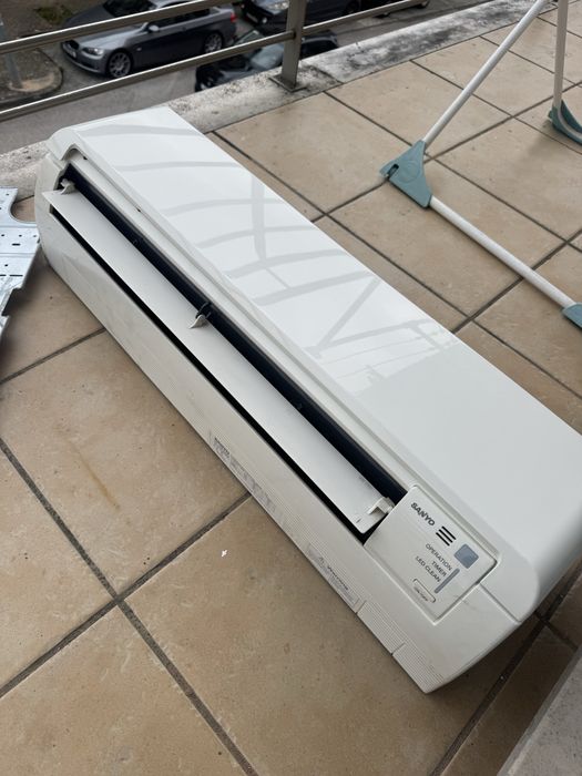 Ar condicionado Sanyo 9000 BTU (interior e exterior)