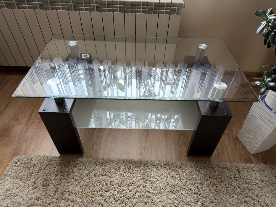 Stolik ze szklanym blatem