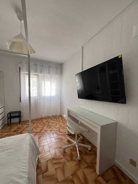 Quarto Casal Com Varanda Novo Corroios