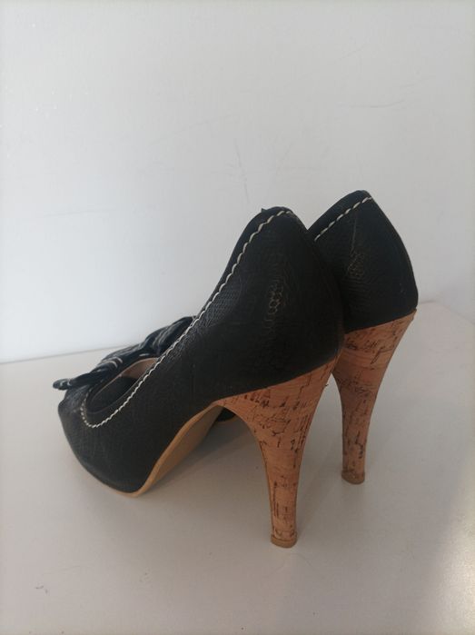 Eleganckie buty Clowse przód odkryte obcas 11 cm rozmiar 39