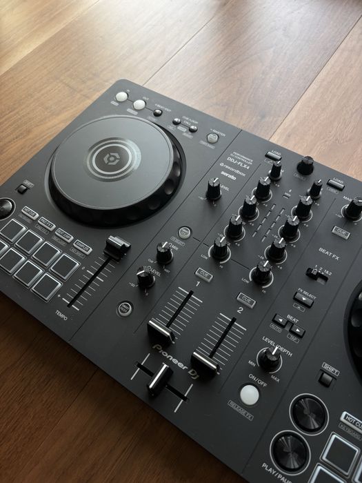 Controlador DJ Pioneer DDJ-FLX4 + Headfones da Sony