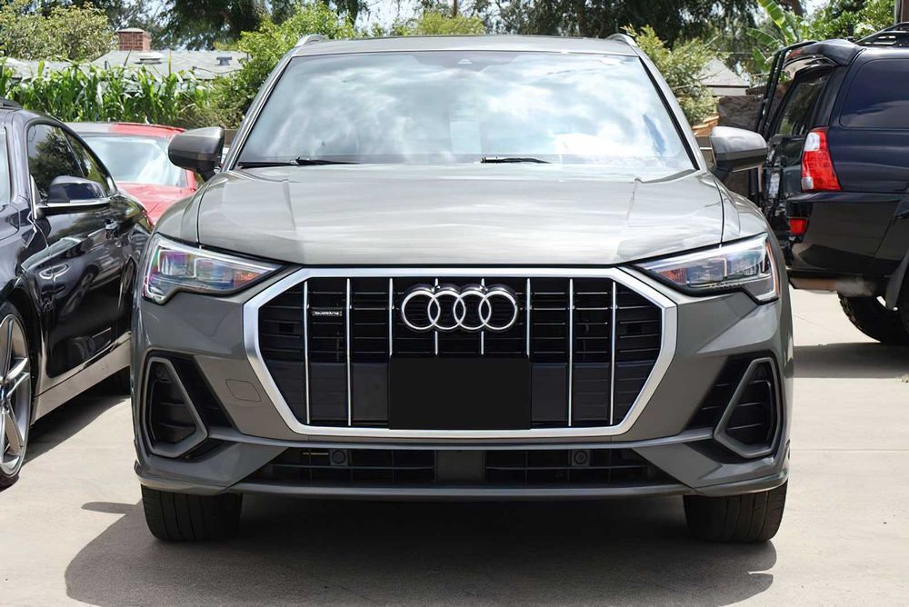 Audi Q3      2020