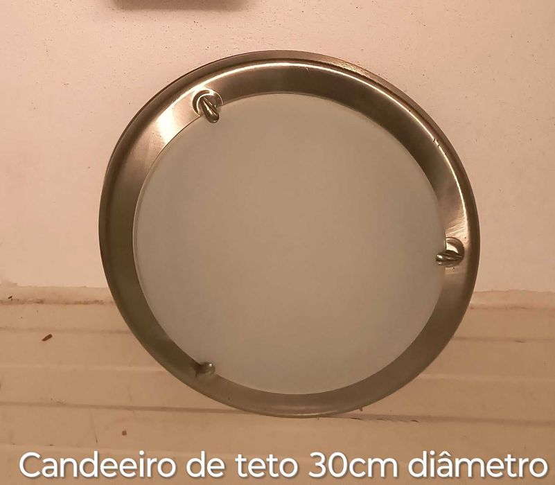 Candeeiro em ótimo estado