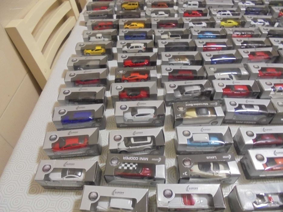 Lote de 90 carrinhos novos, escala 1:60