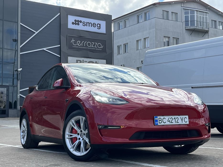 Tesla Model Y Long Range Dual Motor All-Wheel Drive 2021 Red
