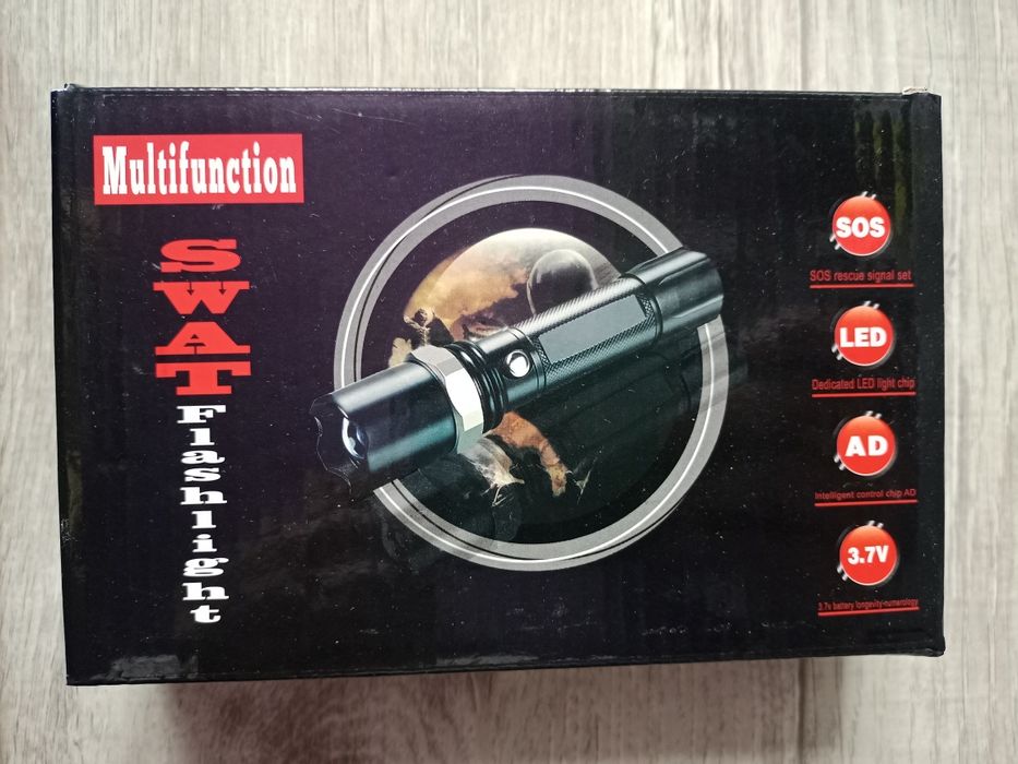Ліхтарик ручний з двома зарядками від акумулятора та батарейок SWAT BL