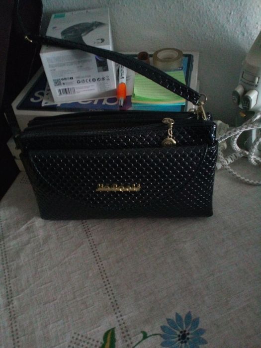 Mala de senhora em preto