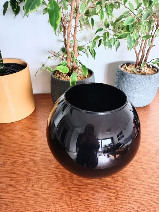 Czarny wazon szklany KULA 17 cm