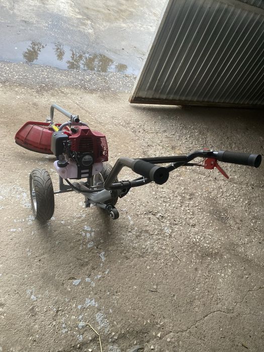Roçadora com rodas 52cm3
