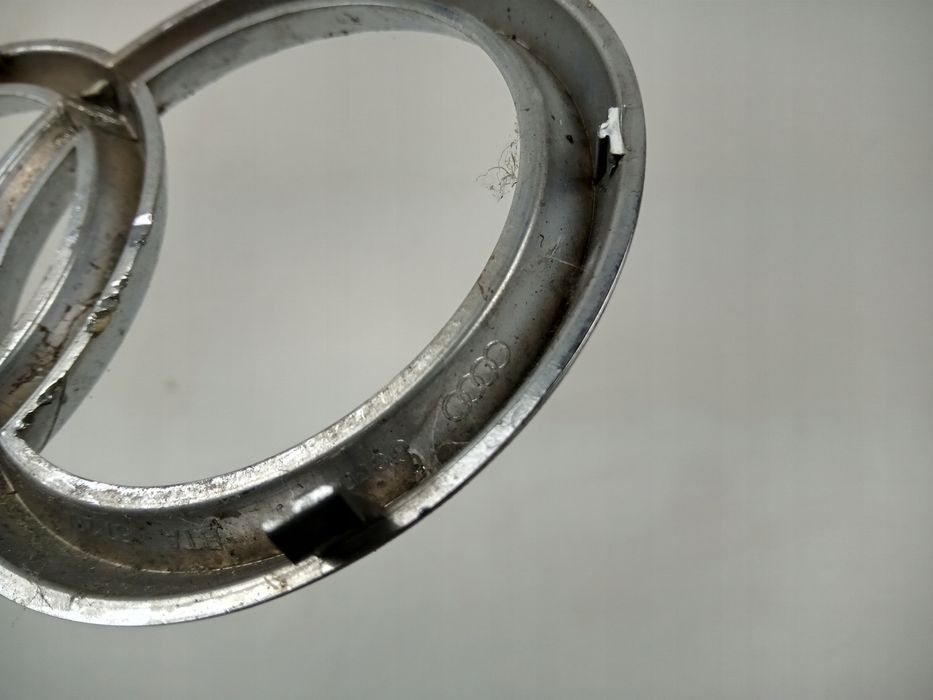 ZNACZEK LOGO EMBLEMAT ATRAPY AUDI A4 A6