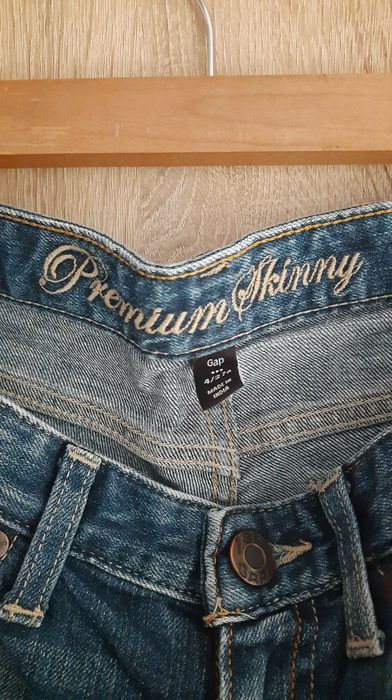 Jeansy Gap 4/27A (36)