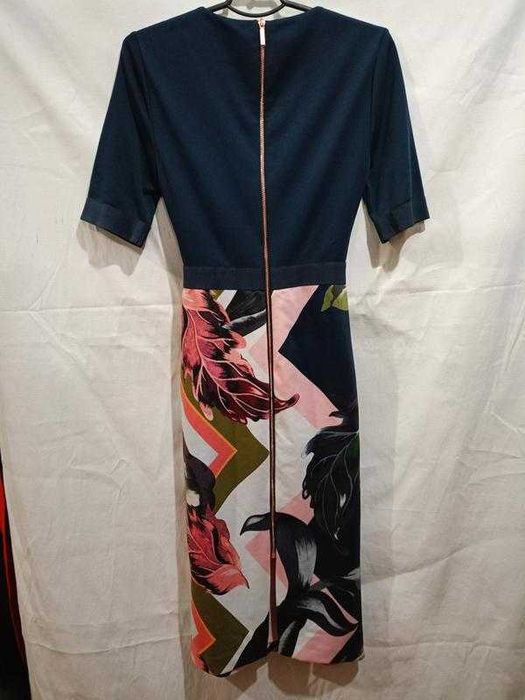 Платье-футляр миди с цветочным принтом и поясом Ted Baker размер 2