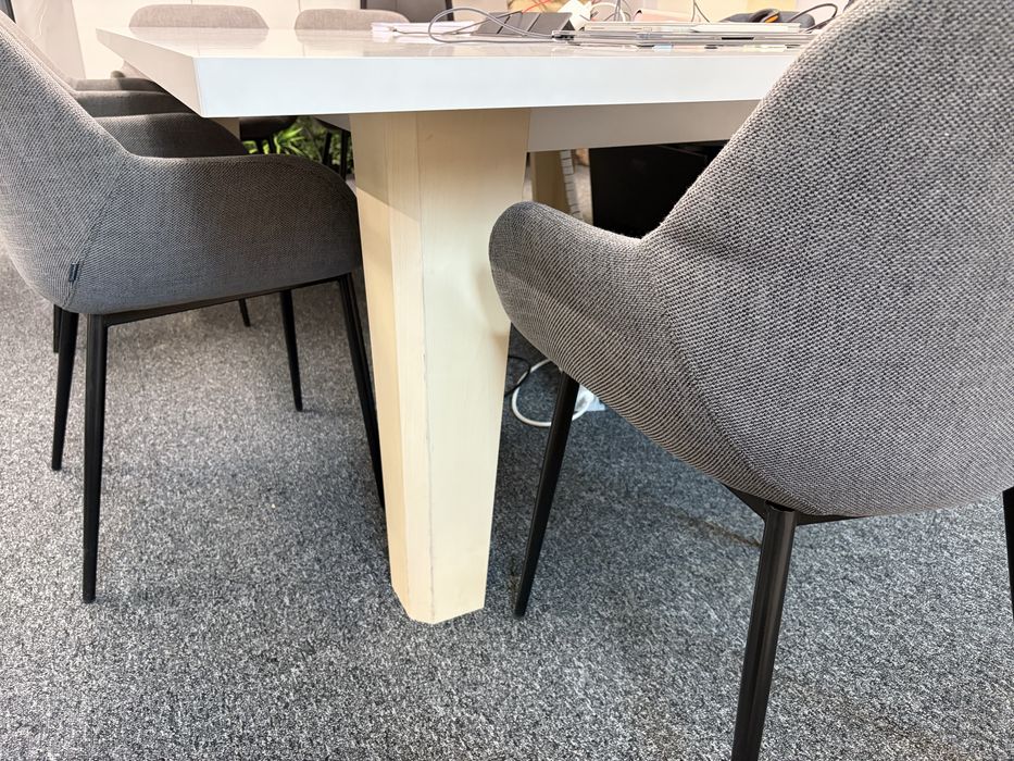 Mesa de Reuniao Executiva + 12 Cadeiras Premium