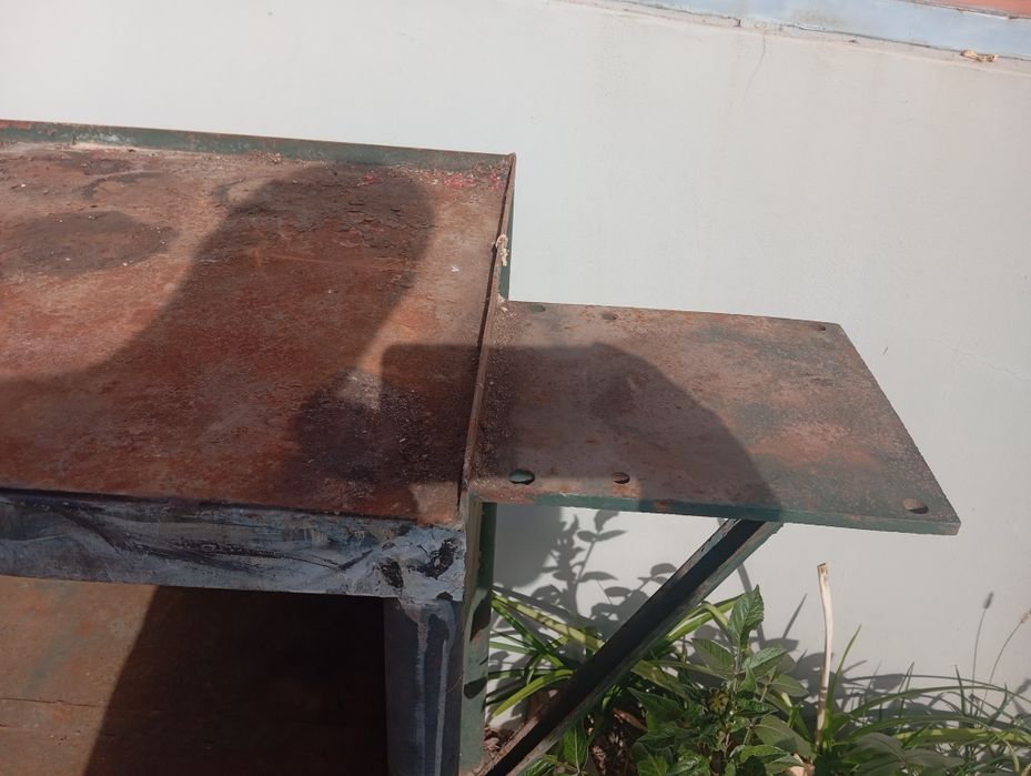 Torno oliva n4 com mesa de trabalho em ferro grosso