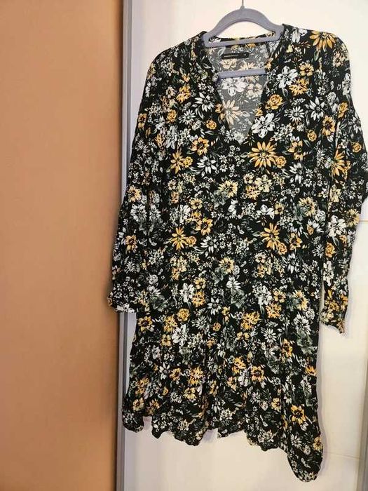Sukienka letnia w kwiaty wiskozowa XL House damska floral na lato
