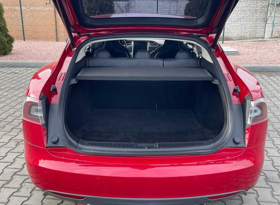 Продам Tesla S 2014. Можна в розстрочку, під викуп