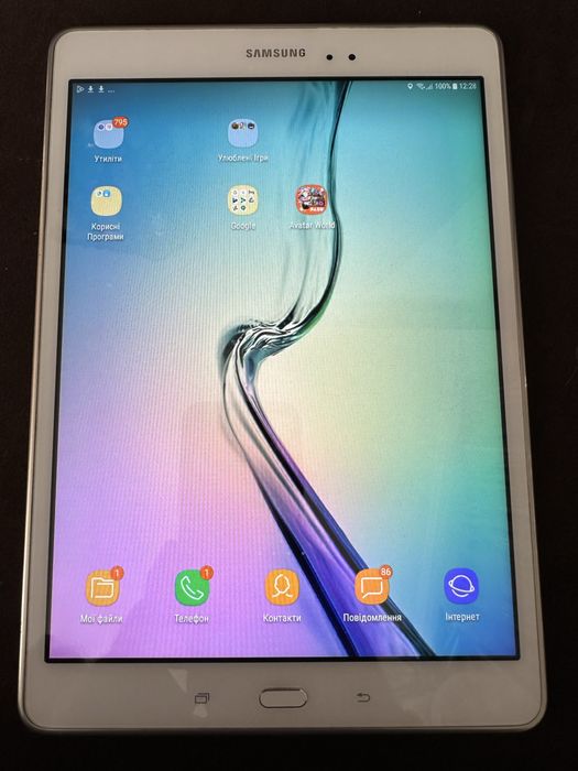 Планшет  SM T 555