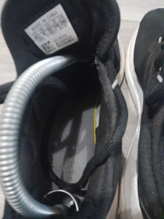 Кросівки adidas 200грн