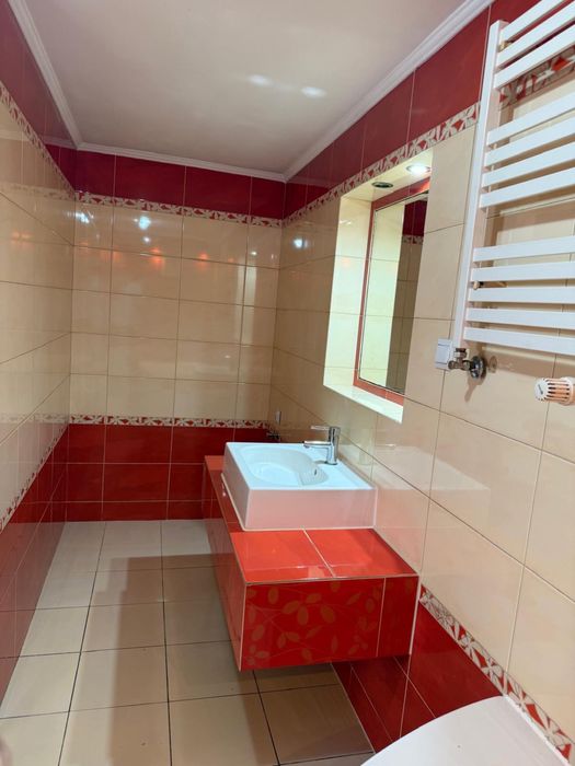 Wynajmę mieszkanie w Suterenie 55m/2 1700zl