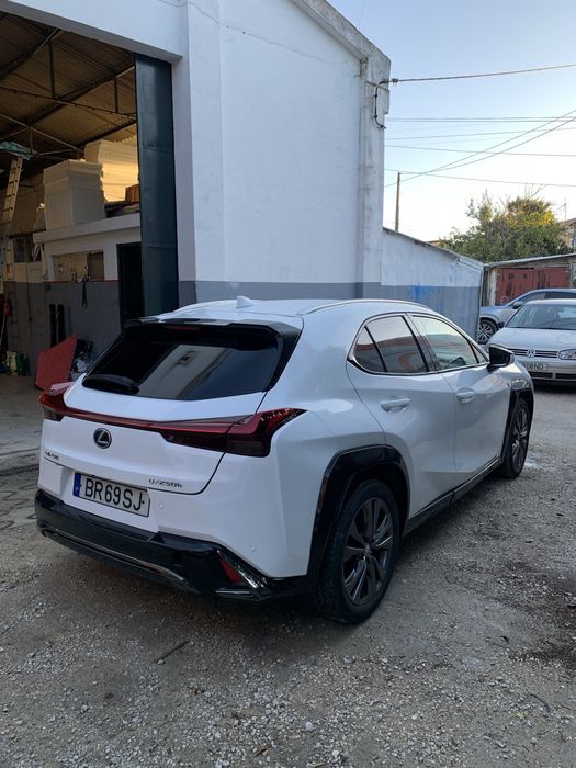 Lexus UX 250 híbrido