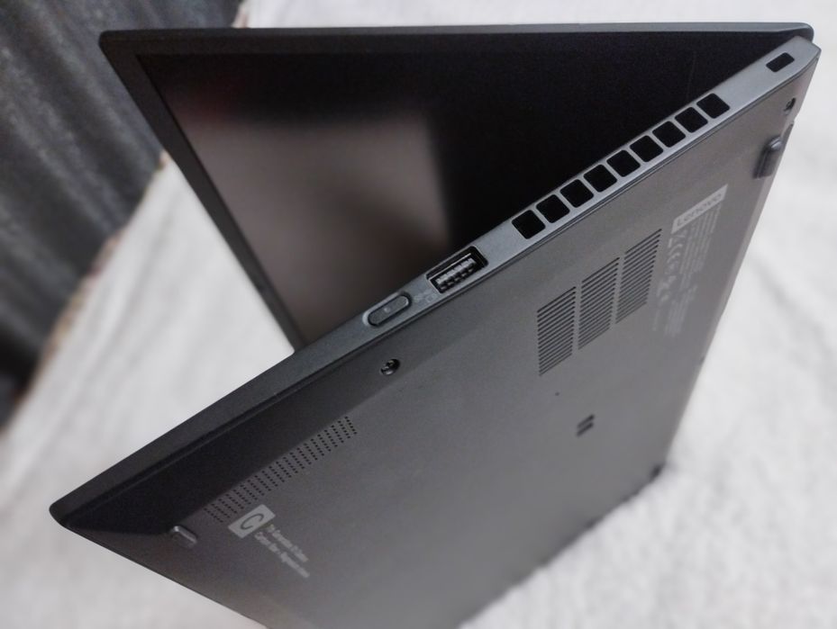 Ноутбук Lenovo X1 carbon 7gen FHD Touch i7-8565U/16Gb DDR4/SSD 256Gb