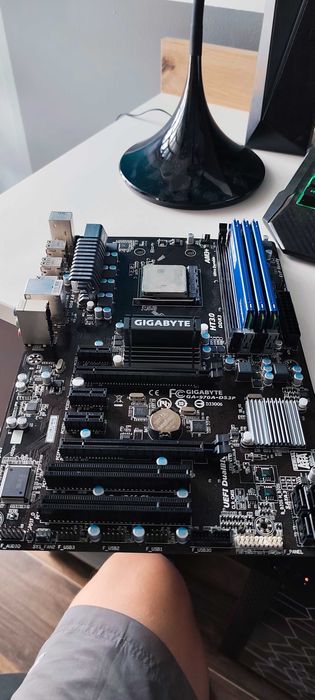 Płyta glówna Gigabyt