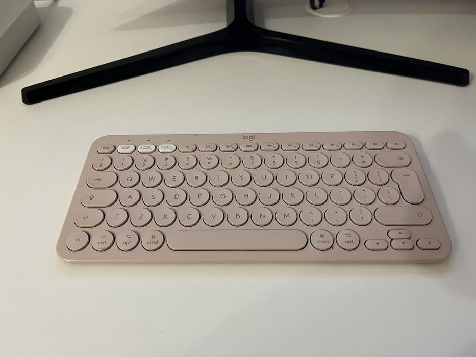 Apple Mac mini M2 (8GB / 256GB) + Klawiatura Logitech K380 Różowa