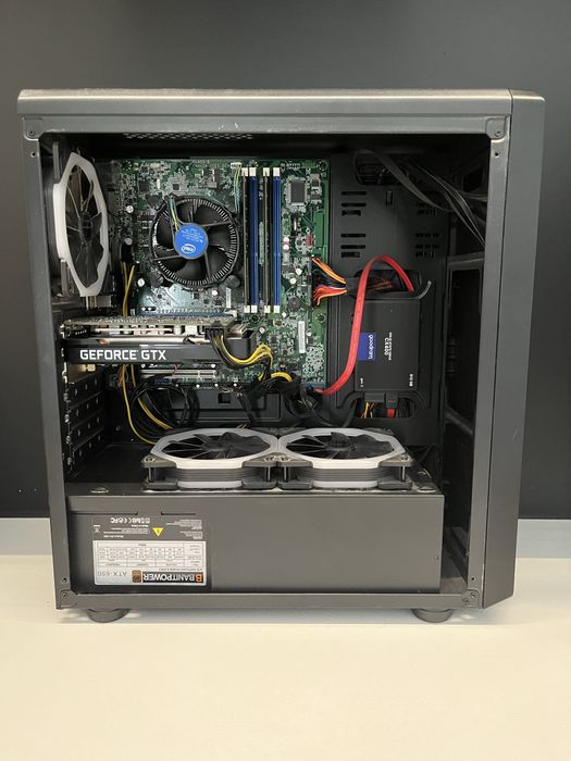 Komputer stacjonarny