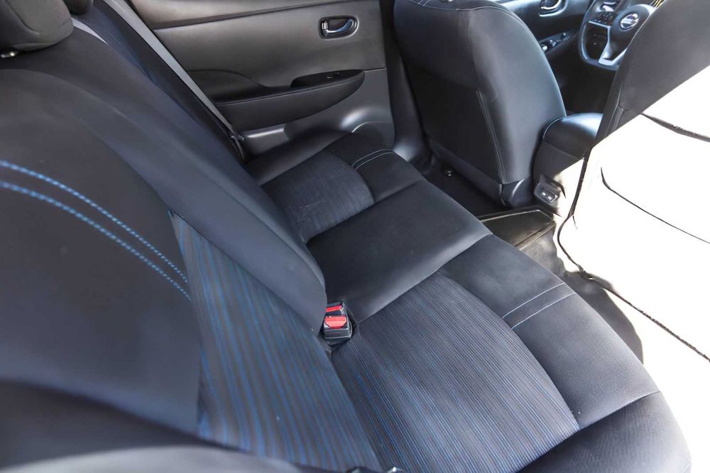 Nissan LEAF SV      2020