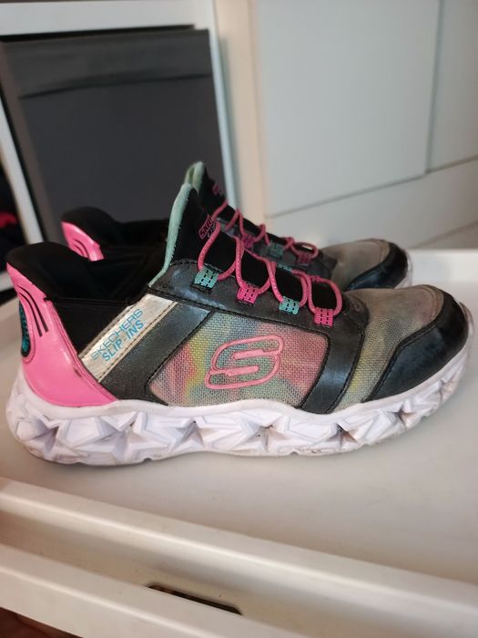 Фірмові кросівки Skechers