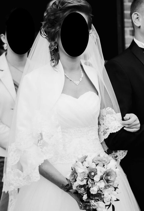 Suknia ślubna złamana biel dodatki welon