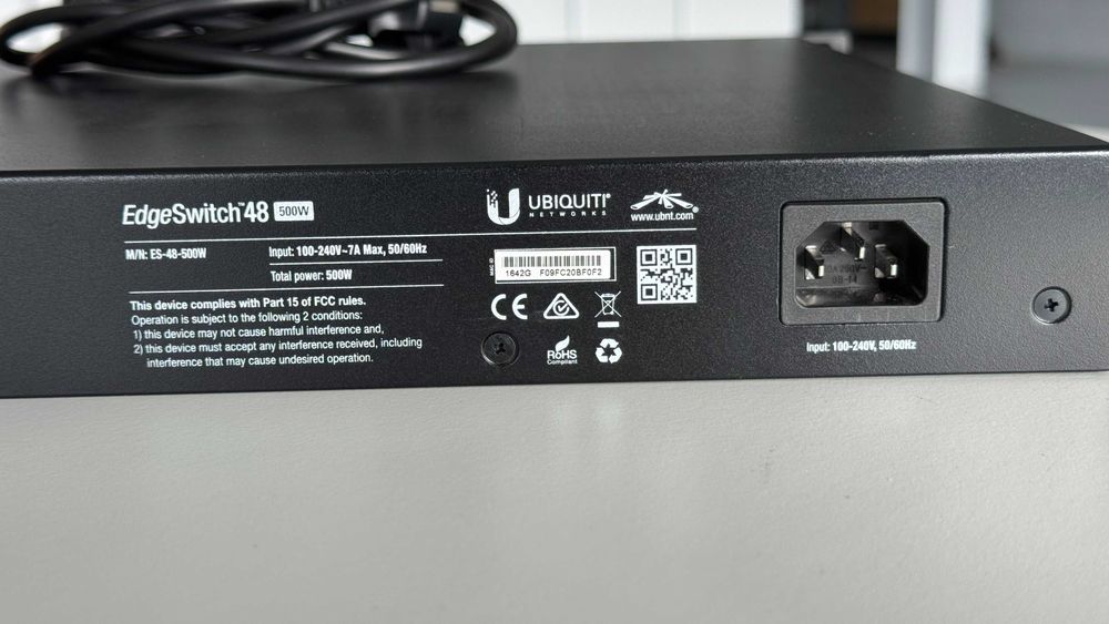 Switch Ubiquiti (ES-48-500W) - 48 portas Gigabit