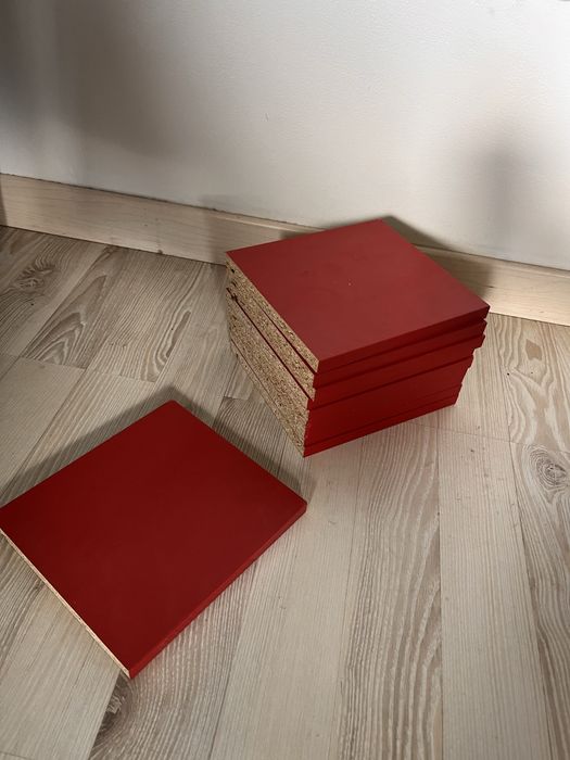 Wąski regał Ikea Gnedby (na Cd/DVD) - CZERWONY