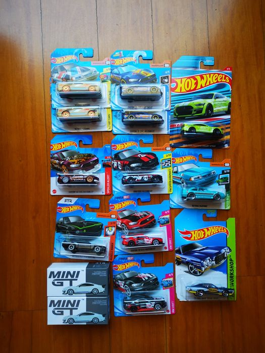 Ford hot wheels novo com portes incluídos