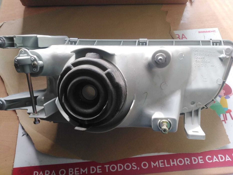 Farol Direito Suzuki Swift de 1989 Novo