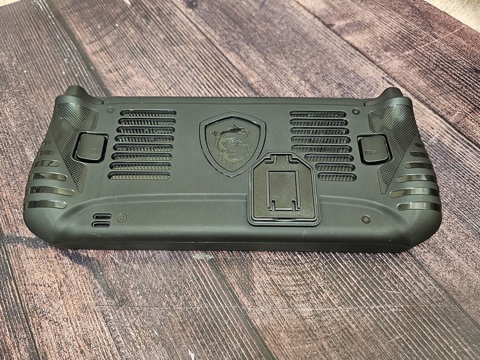 Ігрова консоль MSI Claw 8 AI+ (Core Ultra 7 258V) + чохол-бампер, гарантія