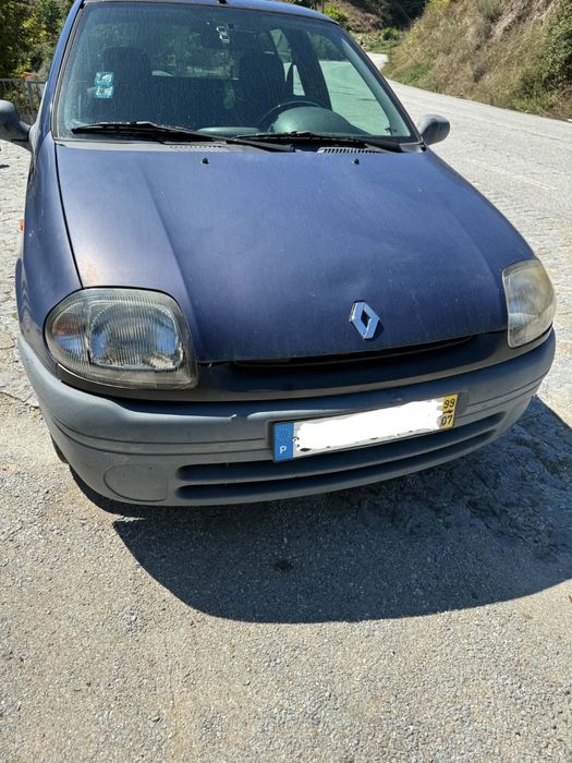 Renault Clio 1999 – Económico e a circular diariamente