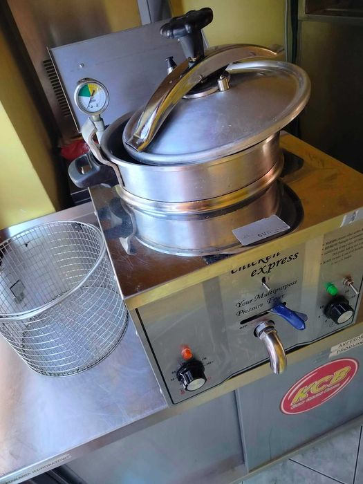 Urządzenia do zrobienia kurczaka ala Kfc frytownica cisnieniowa stół do panierowania  witryna grzewcza