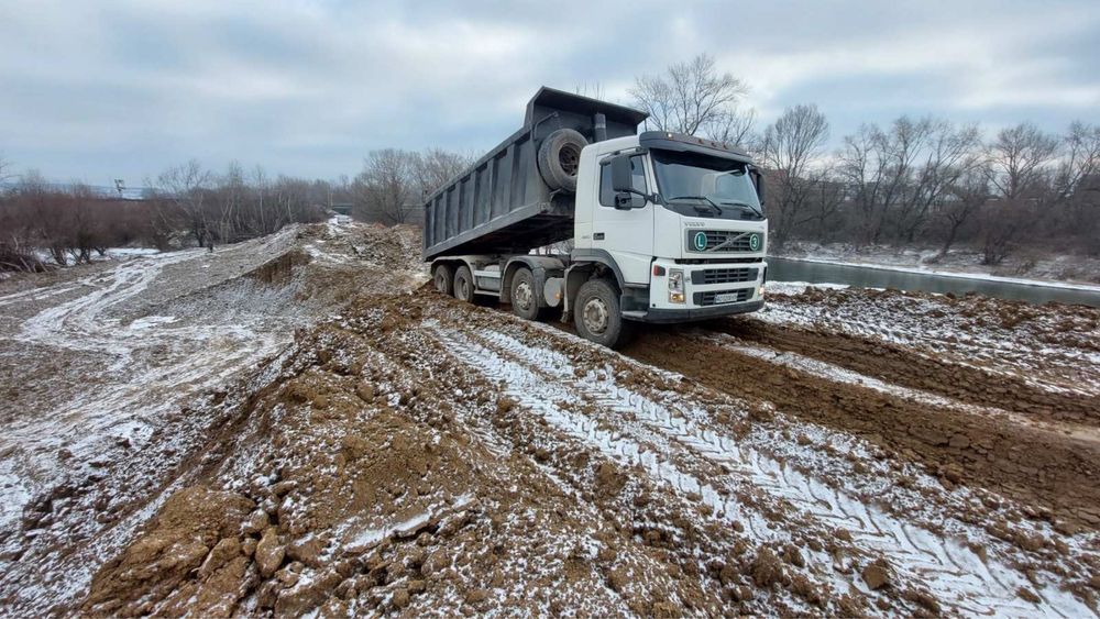 Оренда екскаватора, міні екскаватор,самосвали